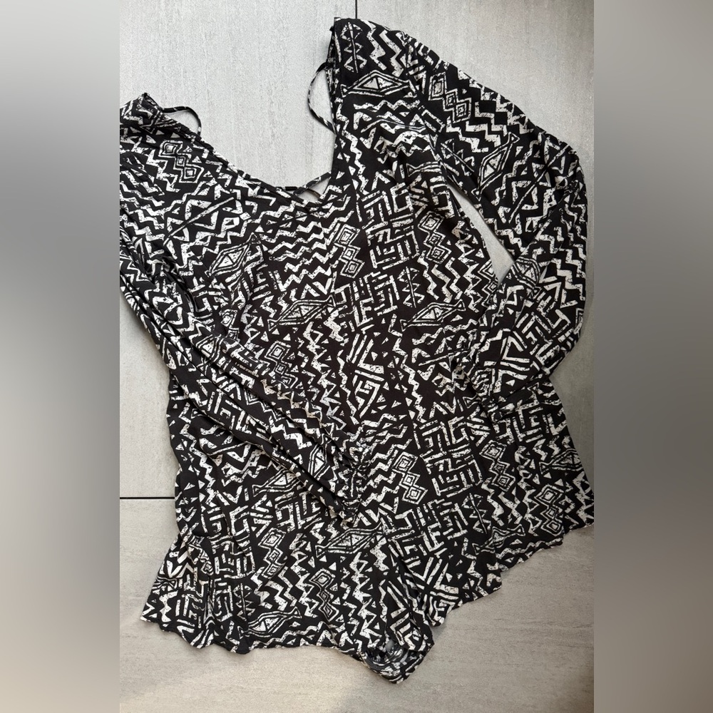 Billabong Black and White tribal print romper